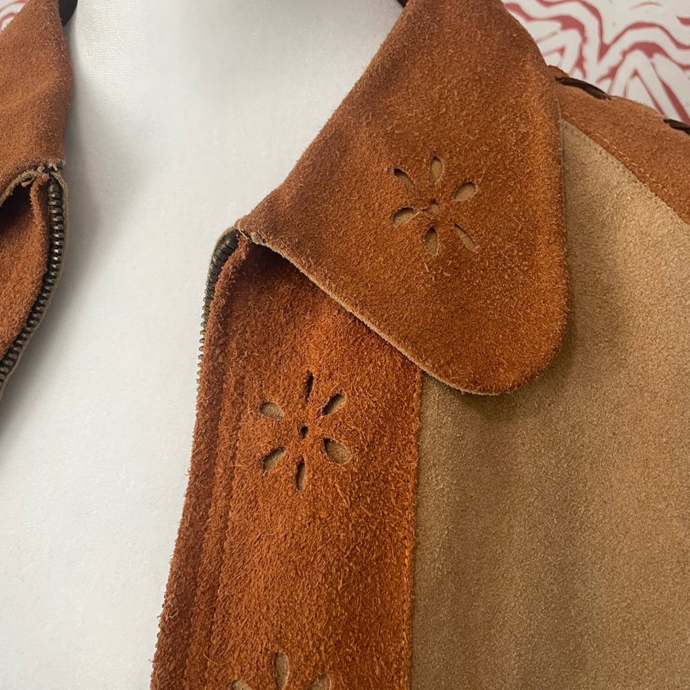 vintage 1960s two-tone brown suede leather fringe poncho by genuine leather - Picture 12 of 14